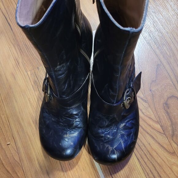 Gee WaWa Anthropologie Distressed Black & Gold Lava Ankle Boots Boho Steampunk - Picture 9 of 11